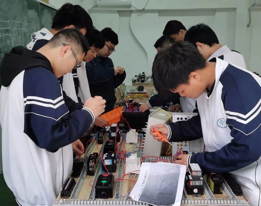 才华技工学校-专业介绍一览表 - 才华技工学校