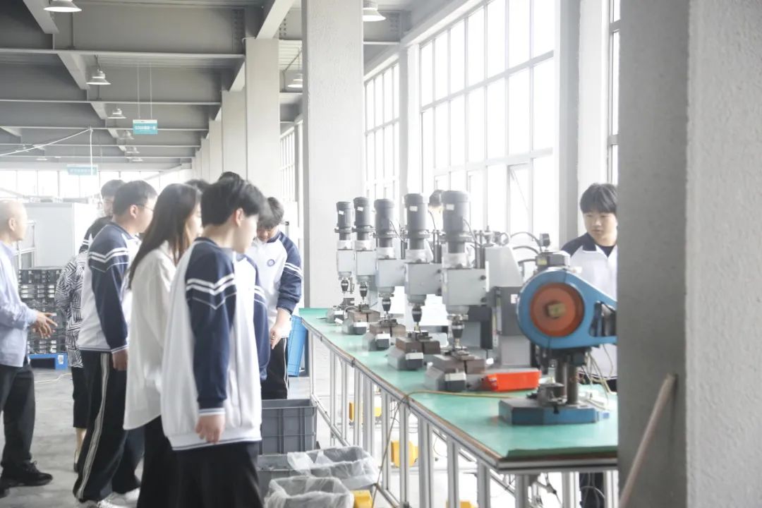 共筑技梦之桥 ，实现合作共赢 | 温州市才华技工学校&赛德电气有限公司校企合作签约成功