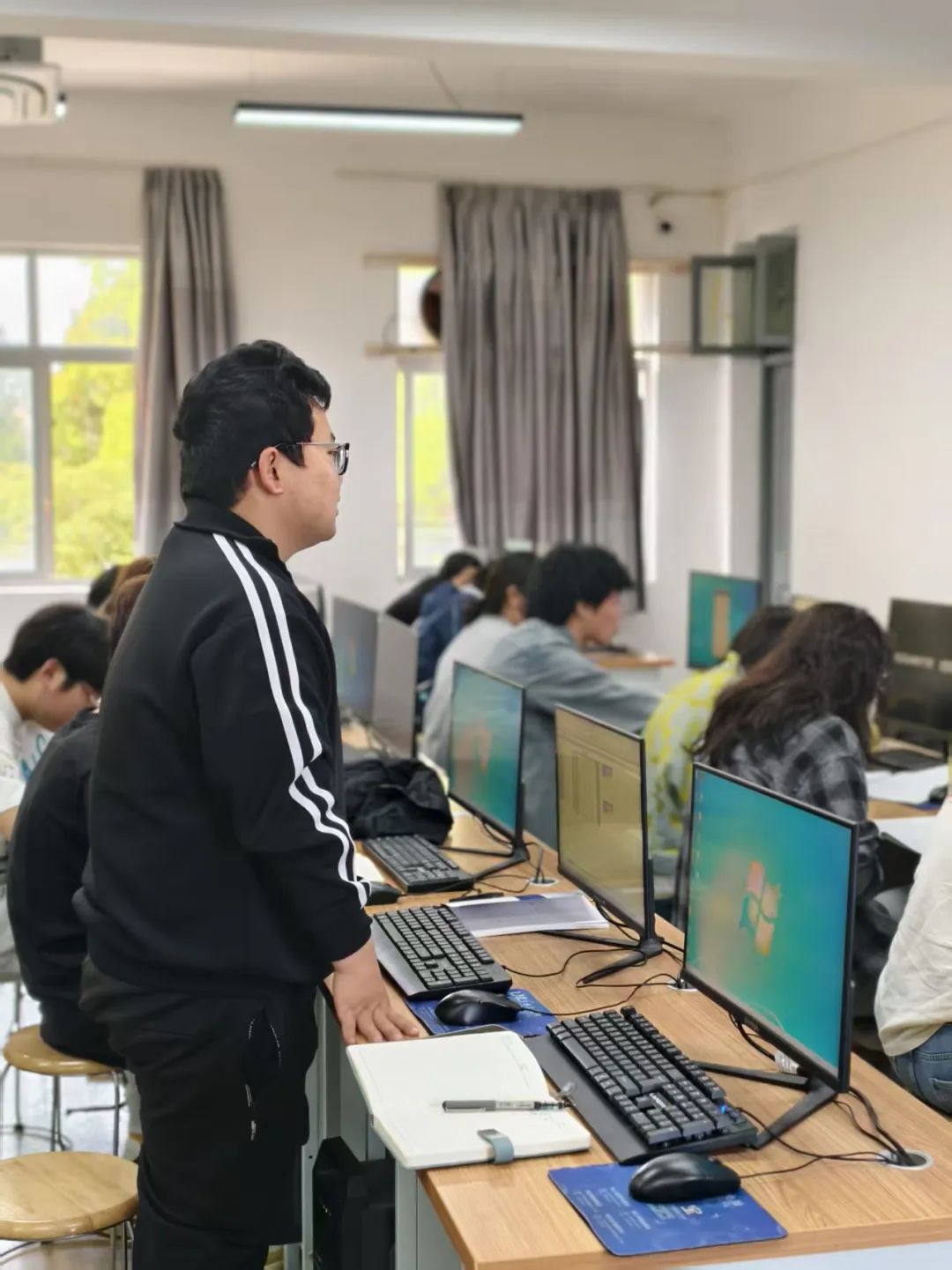 以教促研 赋能成长 | 温州市才华技工学校“同课异构”教学与评价活动圆满开展