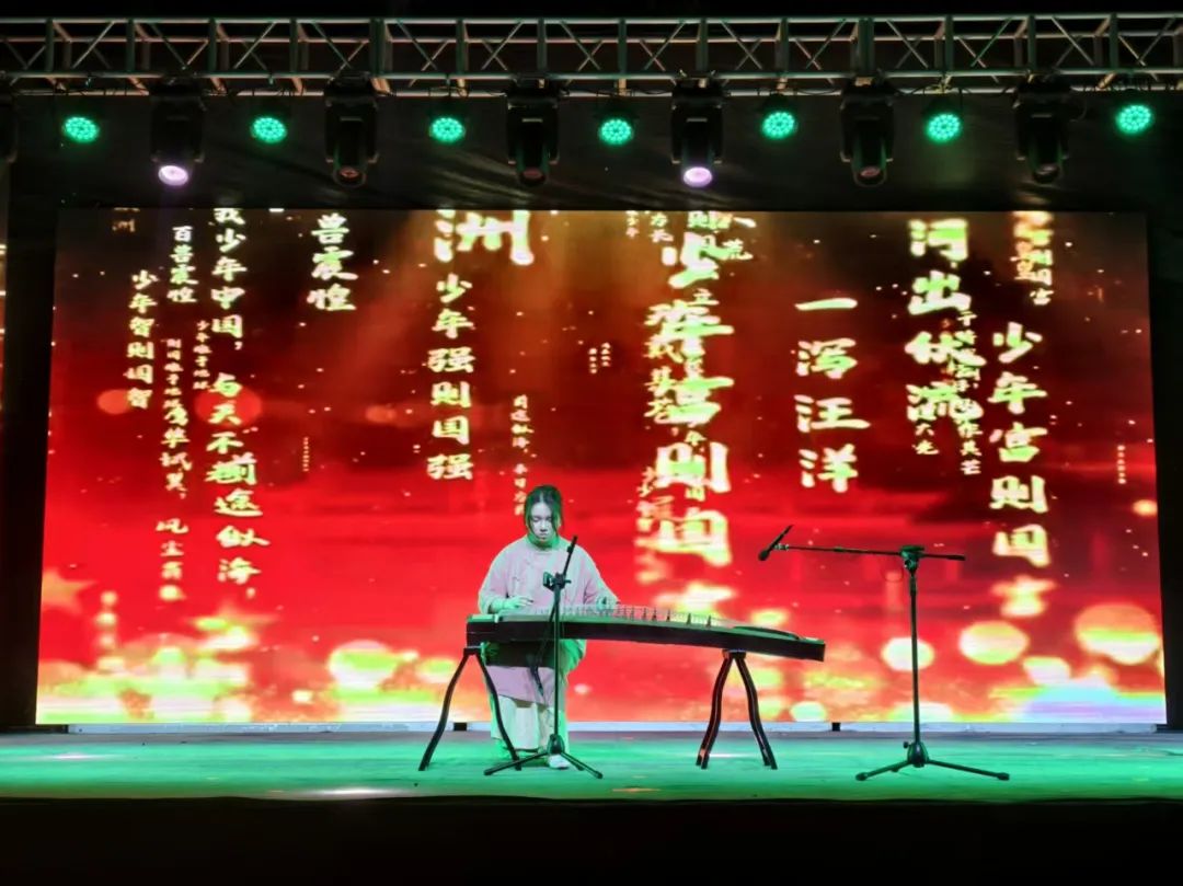 致敬劳动者，共谱青春华章|温州市才华技工学校庆“五一”文艺晚会圆满举行