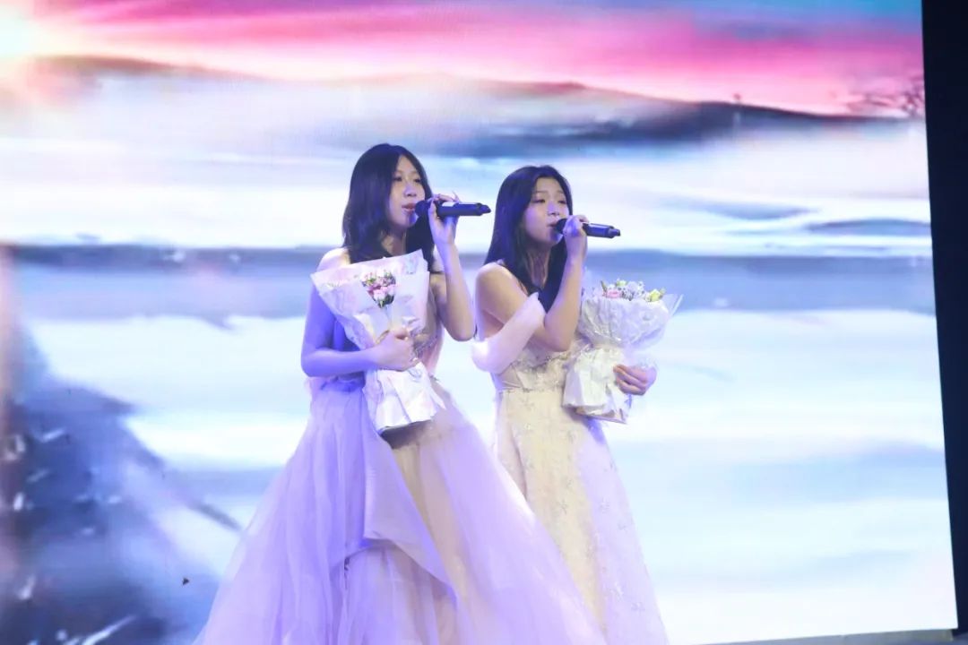 致敬劳动者，共谱青春华章|温州市才华技工学校庆“五一”文艺晚会圆满举行