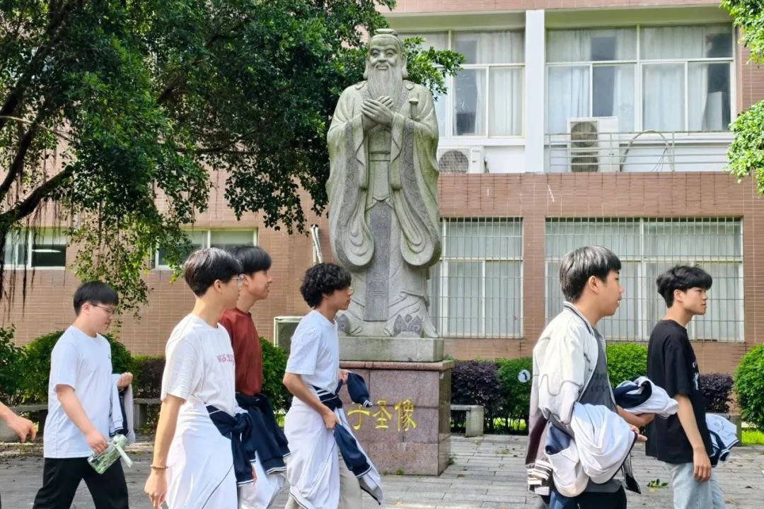 探索高校与未来|温州市才华技工学校高三学子开启职业生涯规划研学之旅纪实