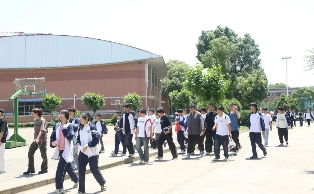 开启艺术探索之旅|温州市才华技工学校学生横店影视职业学院游学记