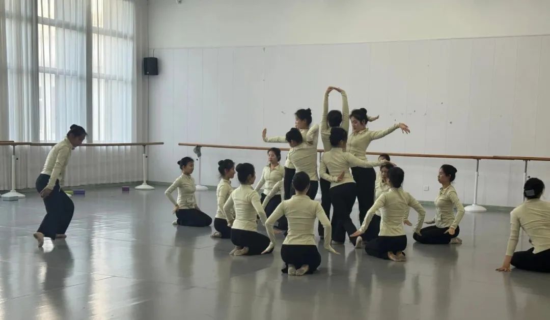 开启艺术探索之旅|温州市才华技工学校学生横店影视职业学院游学记