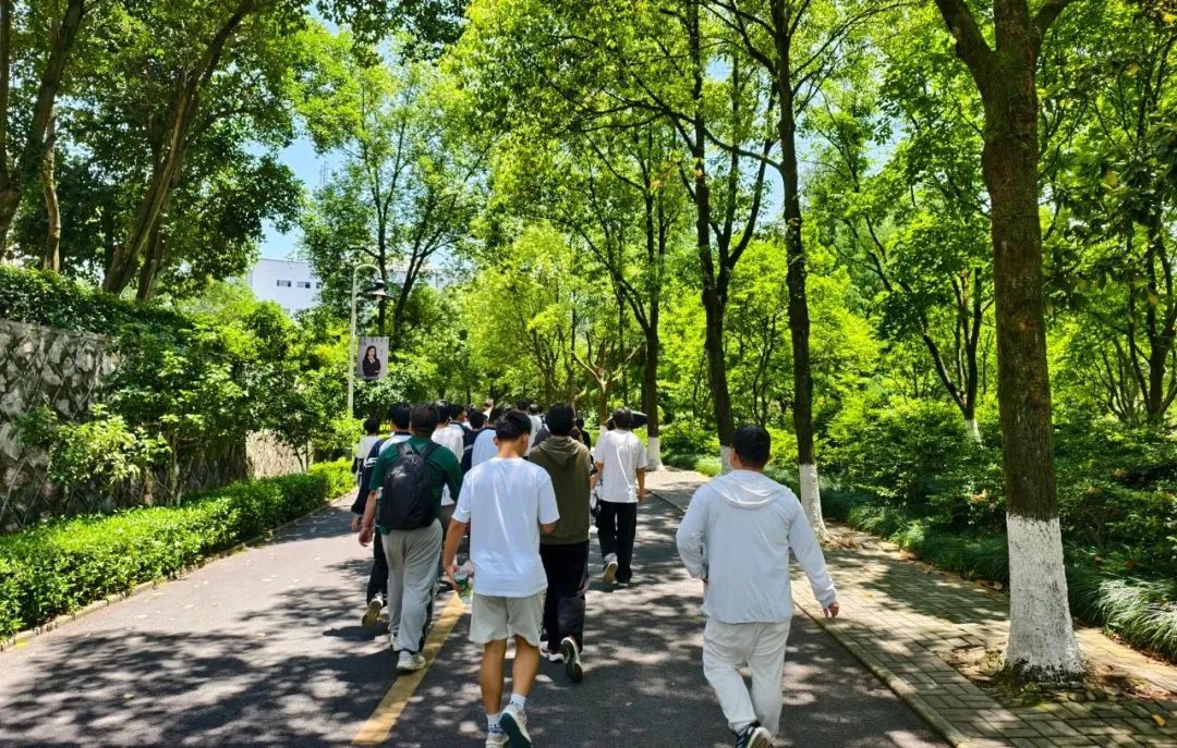 开启艺术探索之旅|温州市才华技工学校学生横店影视职业学院游学记