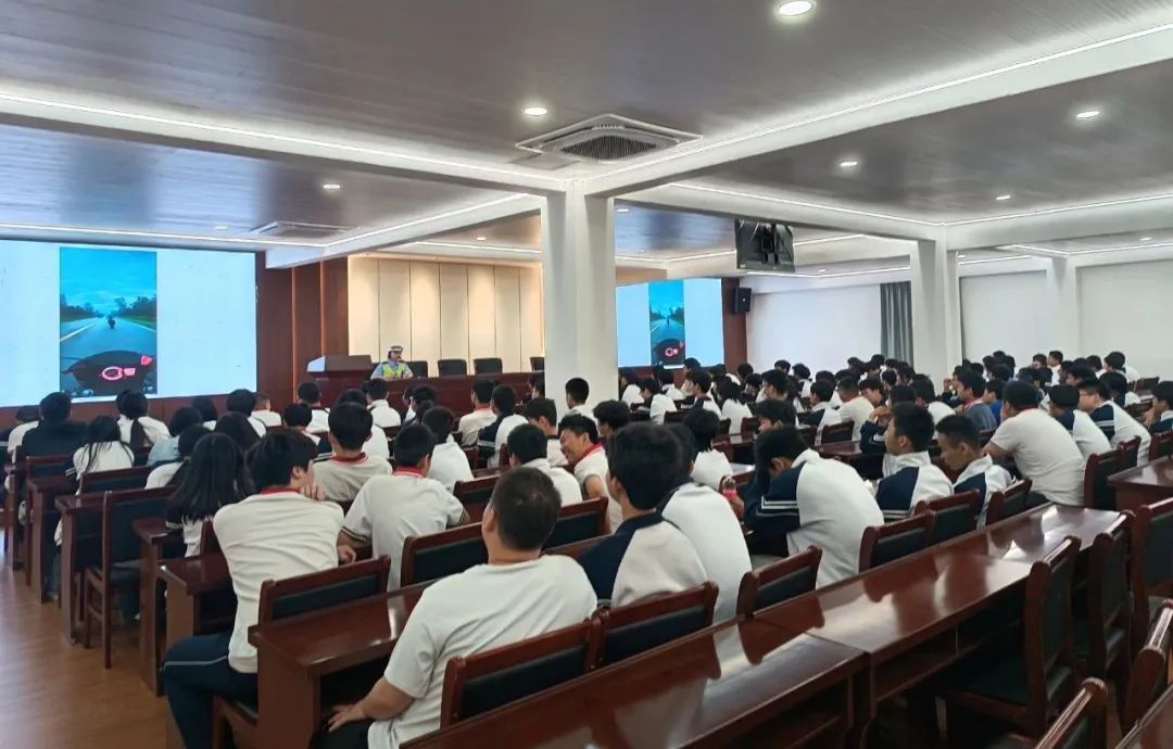 文明交通 绿色出行|温州市才华技工学校“道路交通安全”知识讲座圆满举行