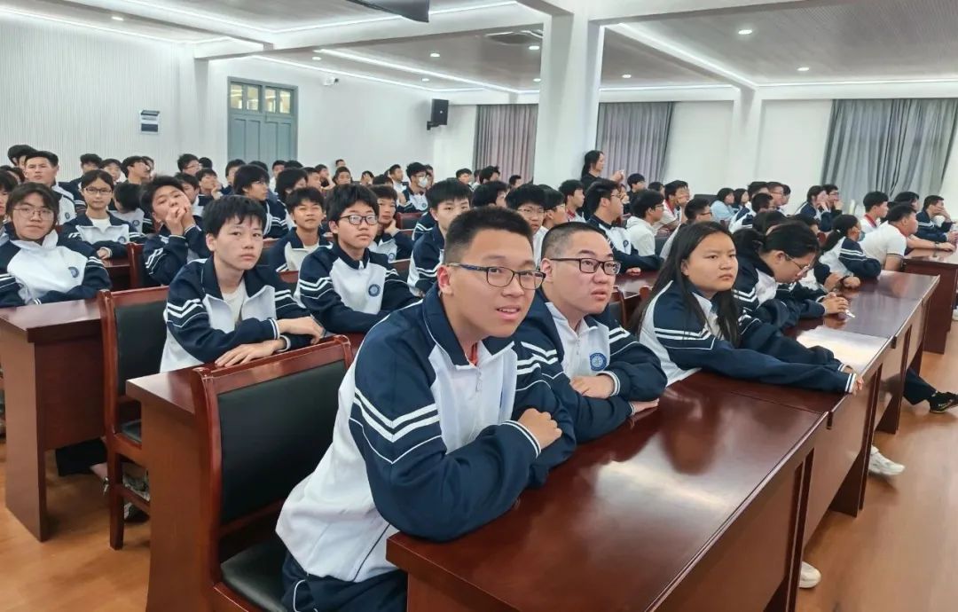 文明交通 绿色出行|温州市才华技工学校“道路交通安全”知识讲座圆满举行